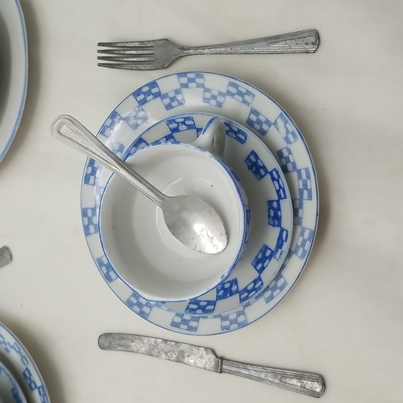 Mid Century Children's Bone China Tea Set - Picture 11 of 16